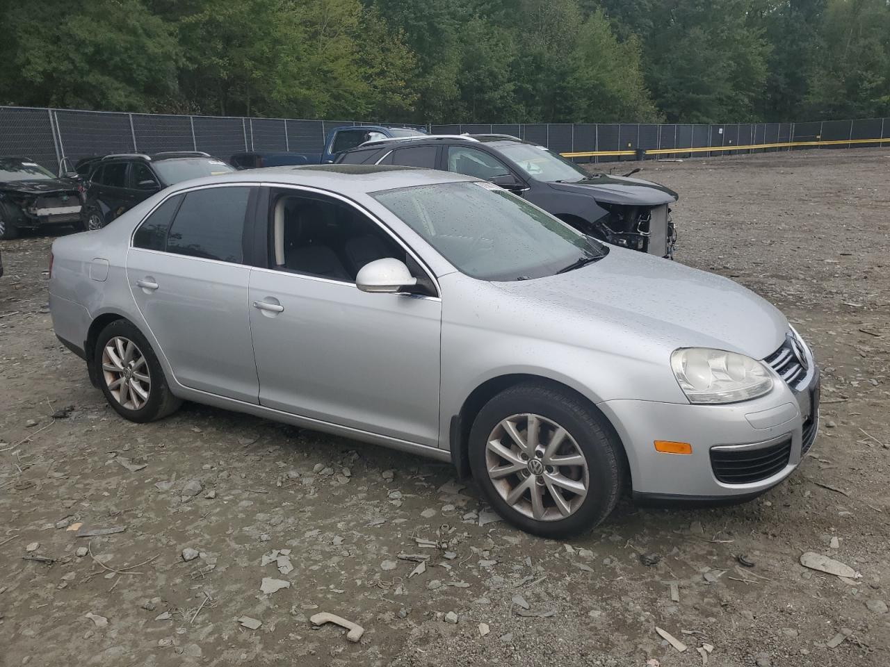 2010 VOLKSWAGEN JETTA