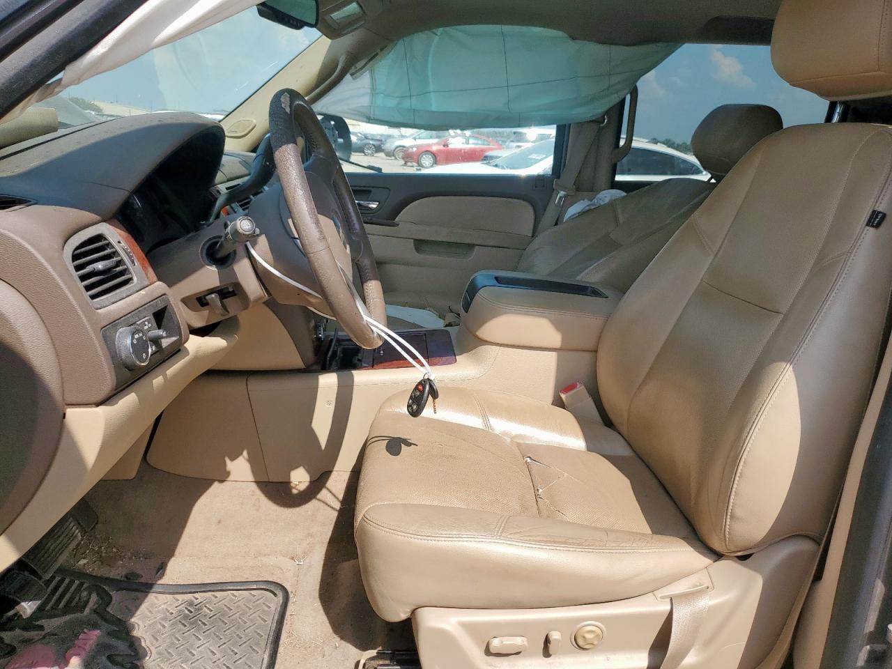 2014 CHEVROLET Suburban