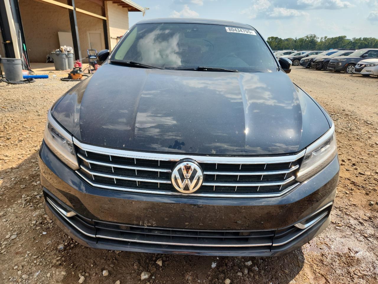 2018 VOLKSWAGEN Passat