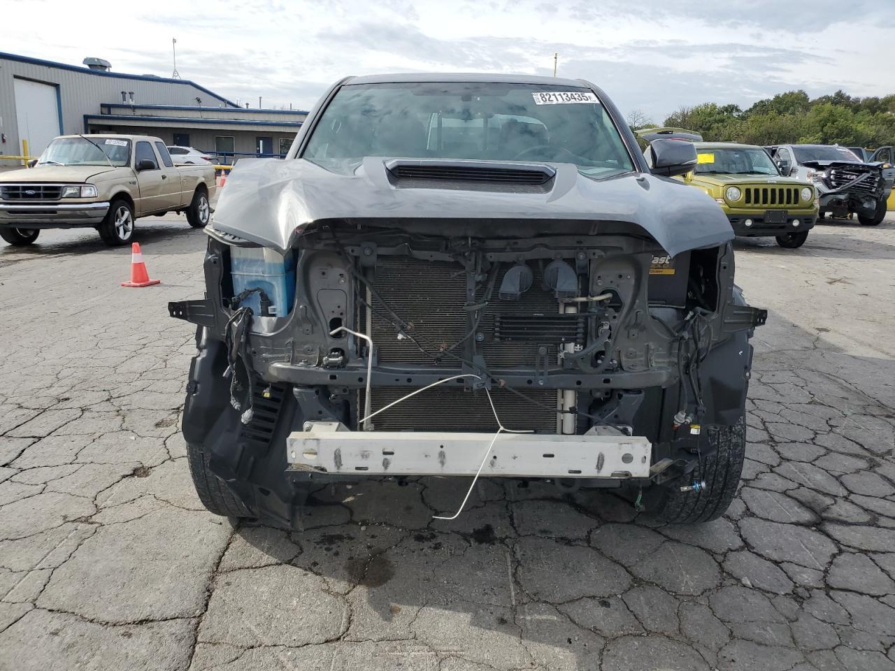 2016 TOYOTA TACOMA