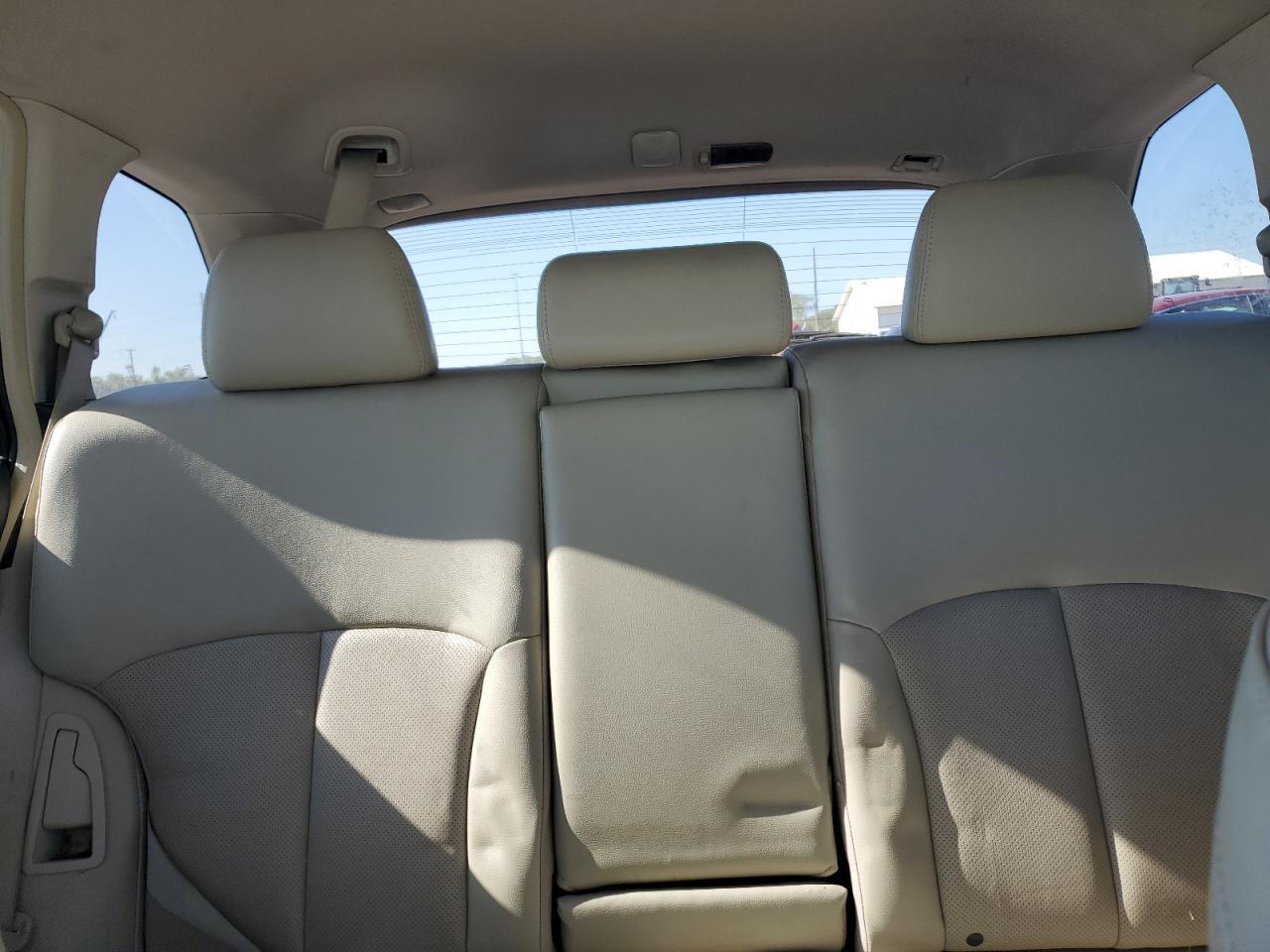 2013 SUBARU Outback