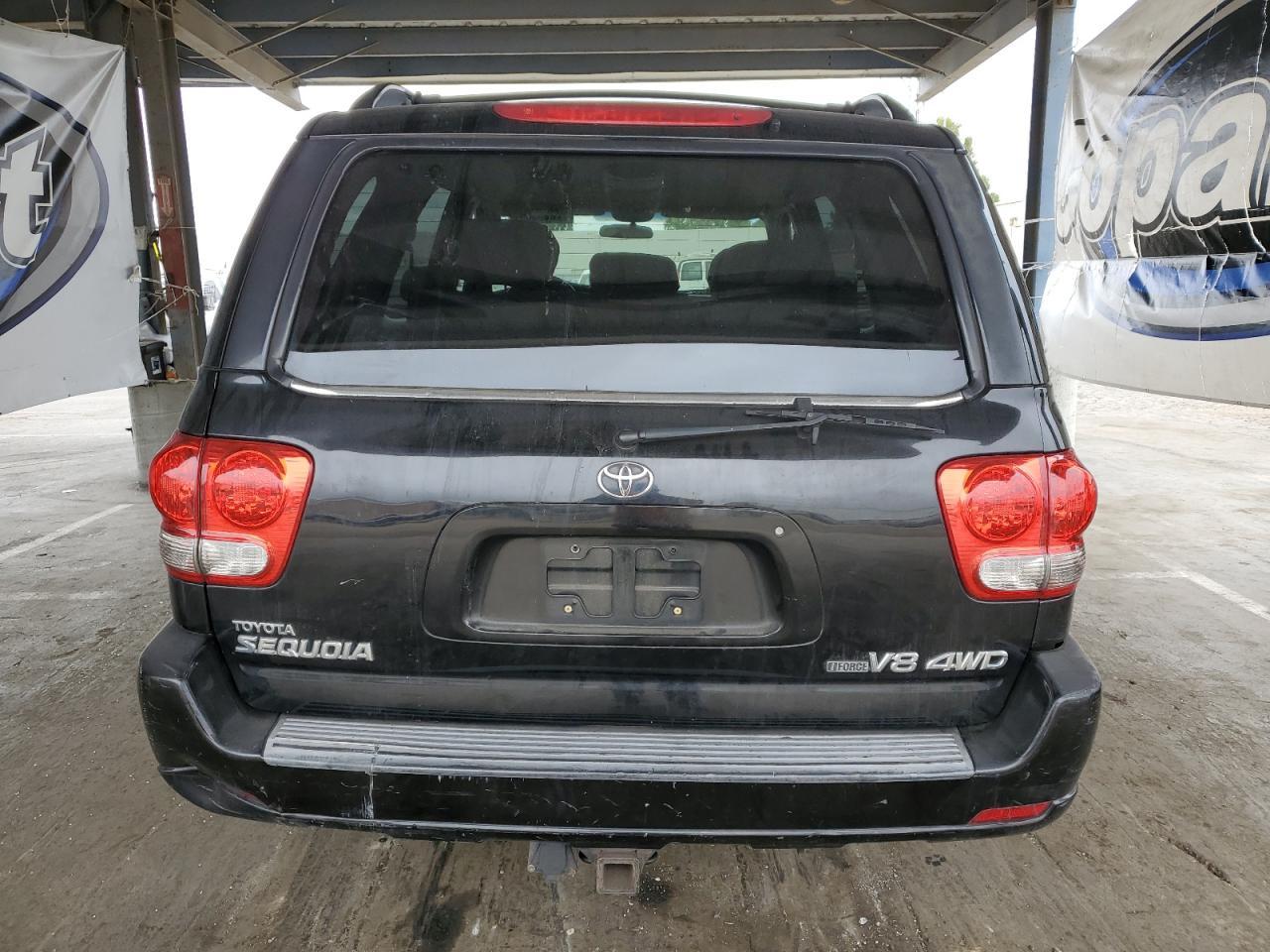 2005 TOYOTA Sequoia