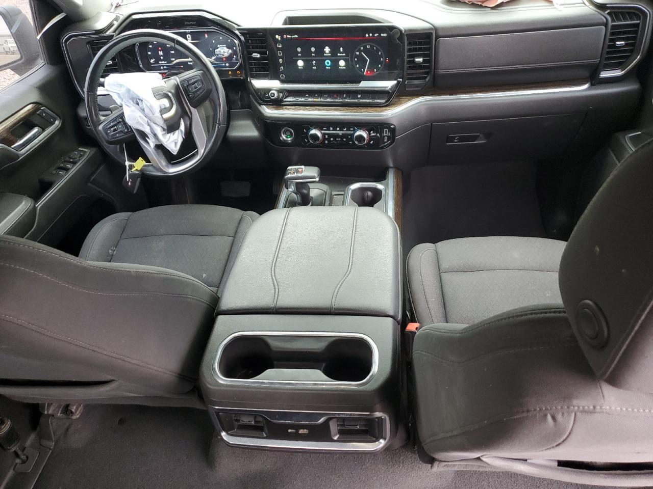 2024 GMC Sierra