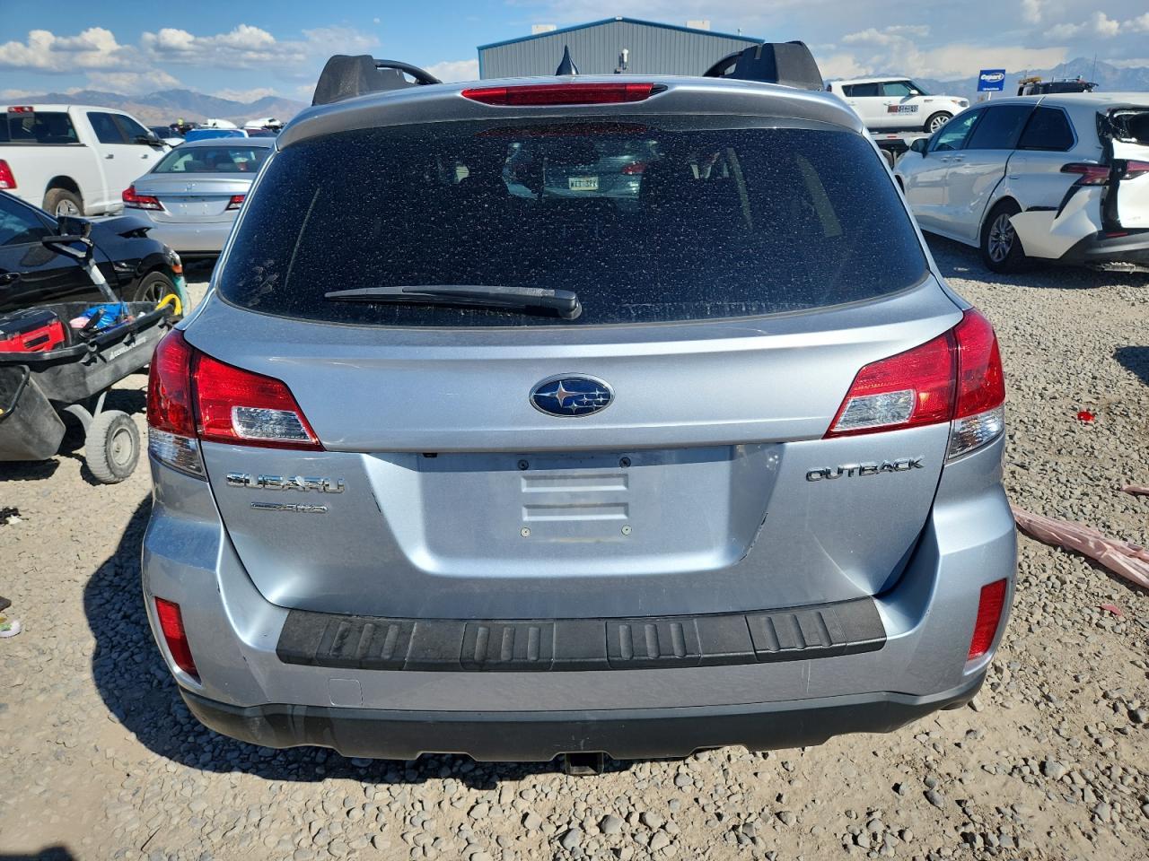 2013 SUBARU Outback