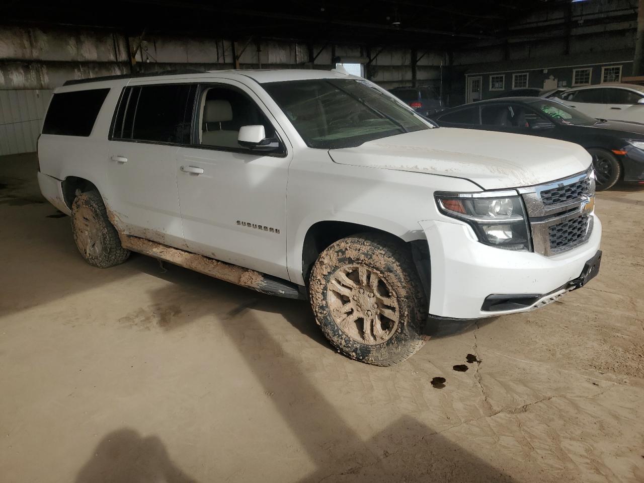 2016 CHEVROLET Suburban