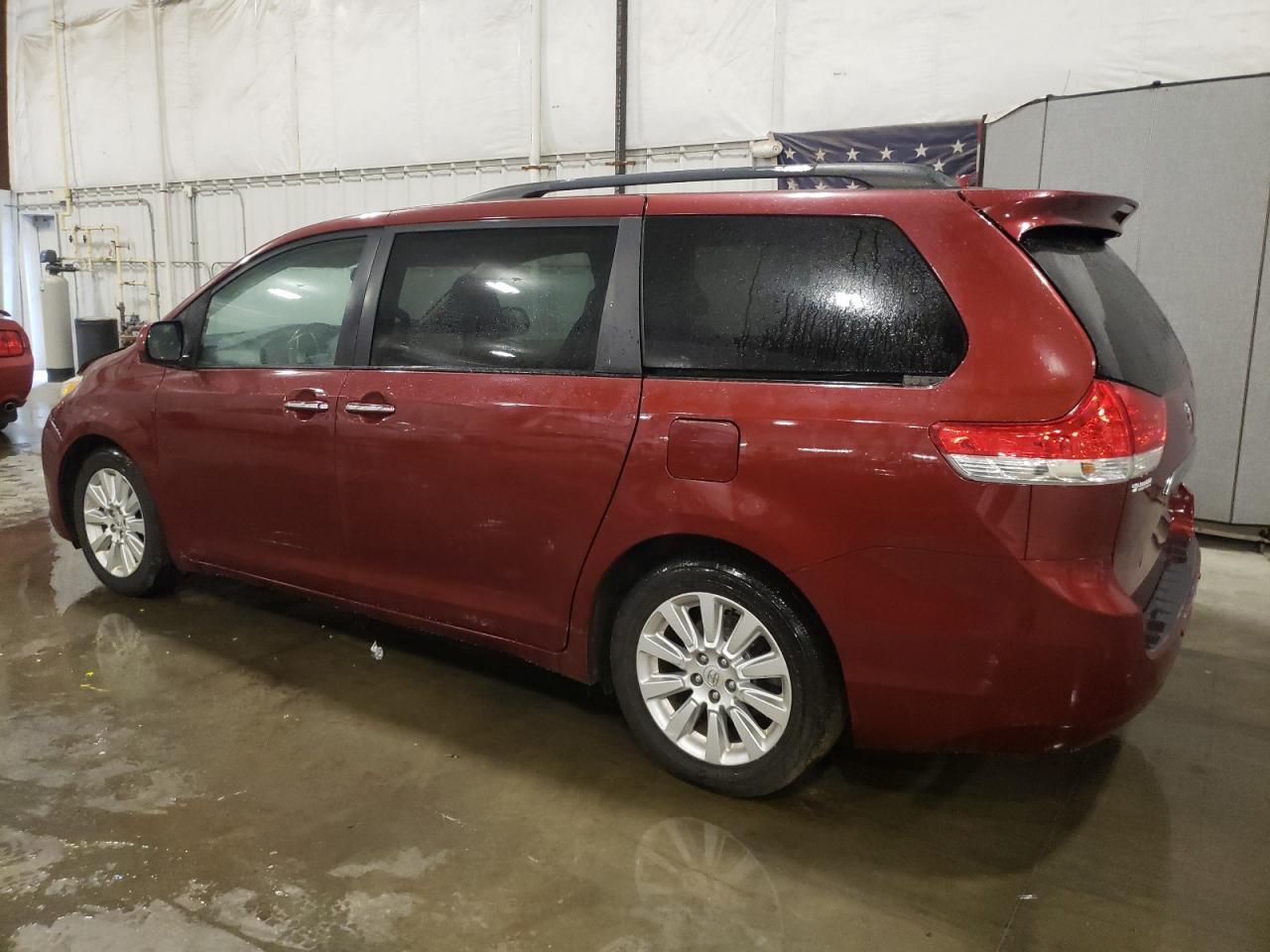 2012 TOYOTA SIENNA