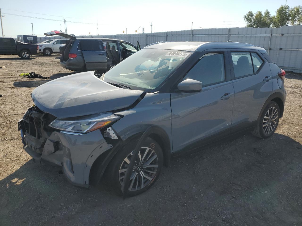 2023 NISSAN KICKS