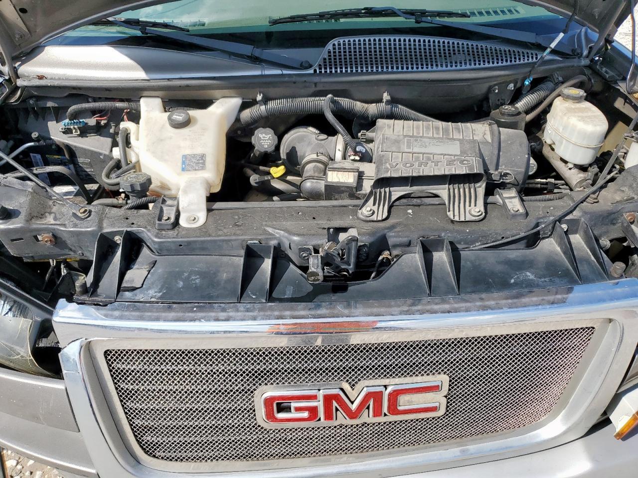 2011 GMC Savana