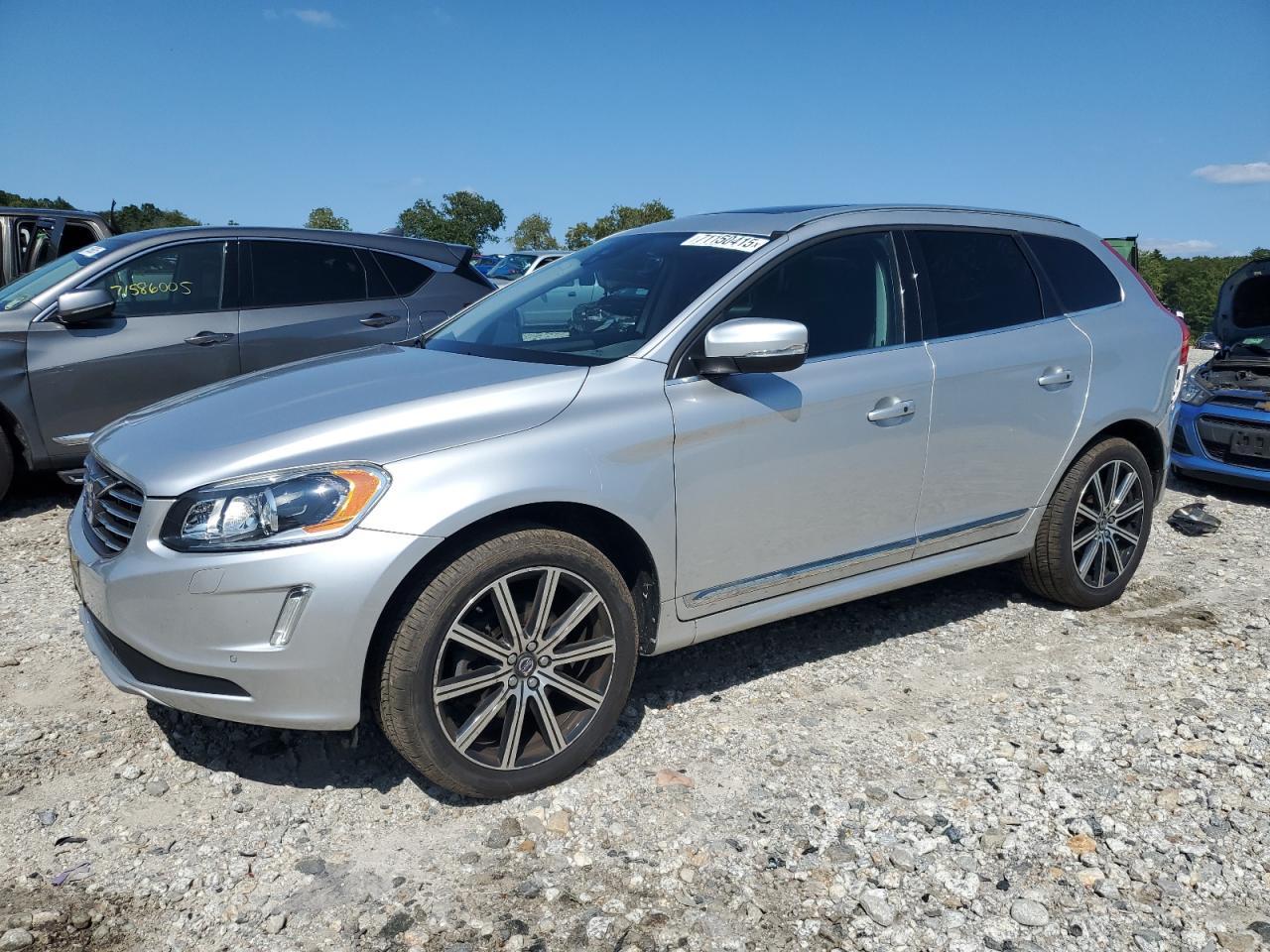 2017 VOLVO XC60