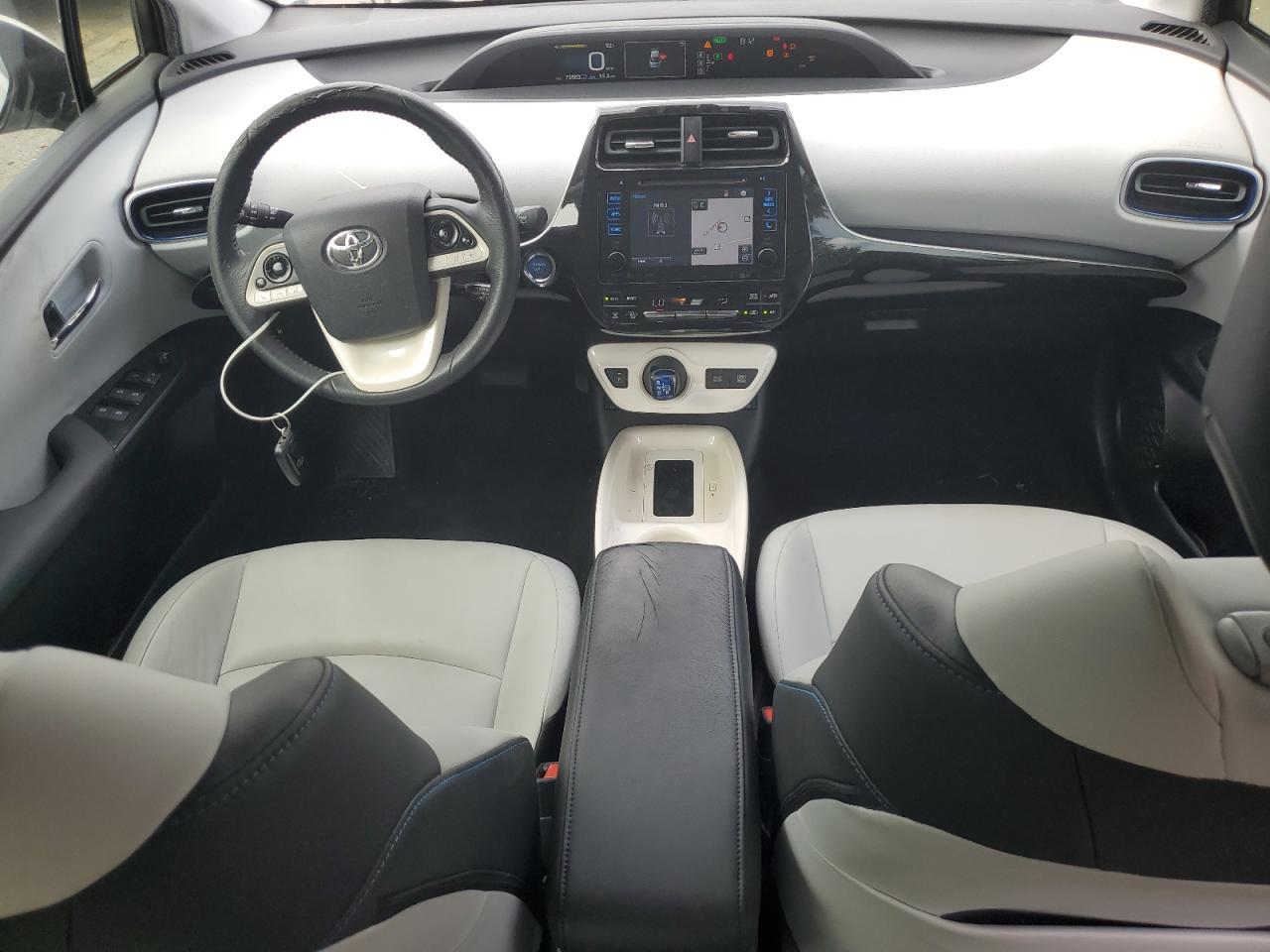 2016 TOYOTA PRIUS
