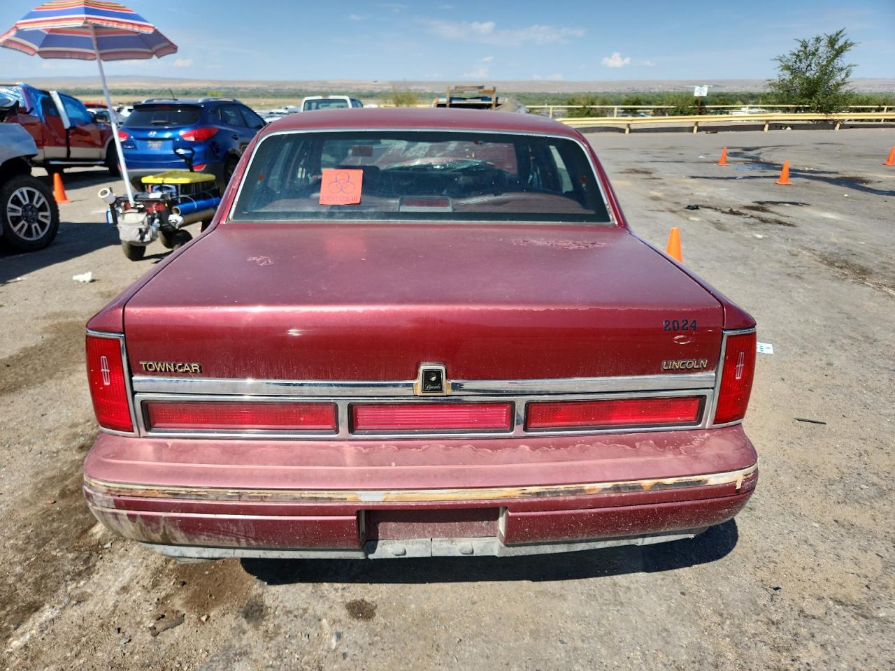 1997 LINCOLN Town Car