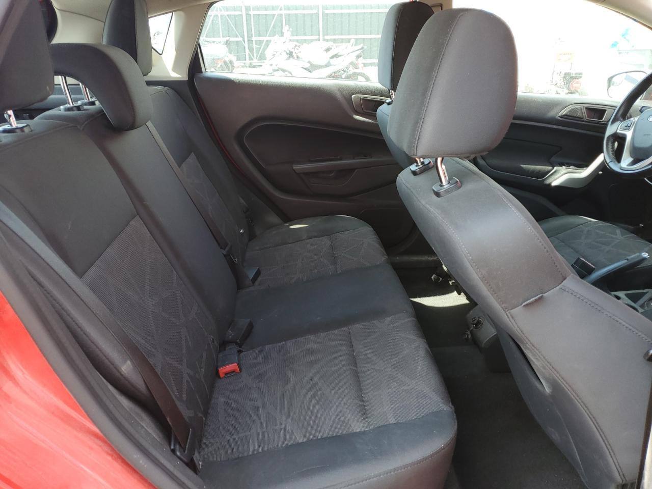 2013 FORD Fiesta