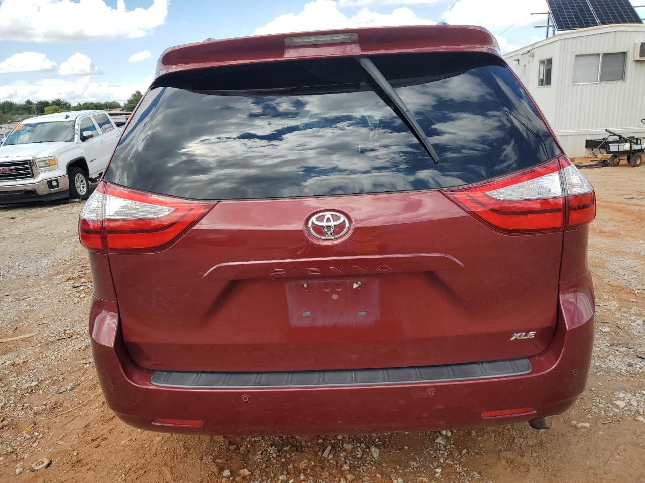 2015 TOYOTA SIENNA