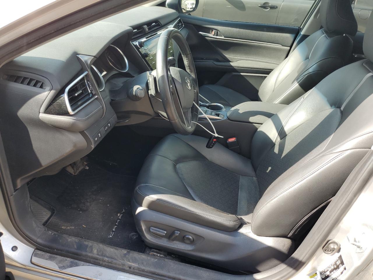 2018 TOYOTA CAMRY