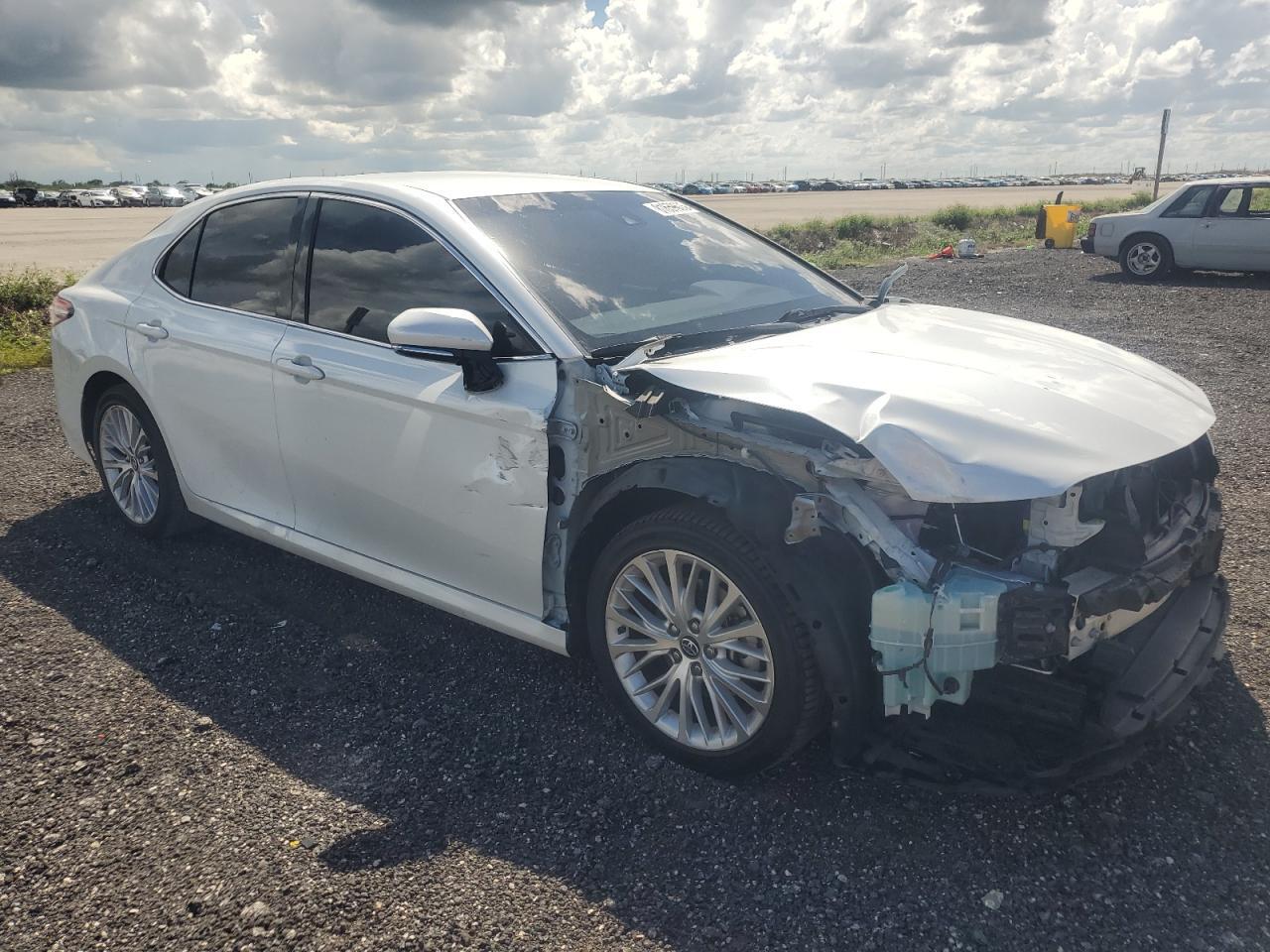 2018 TOYOTA CAMRY