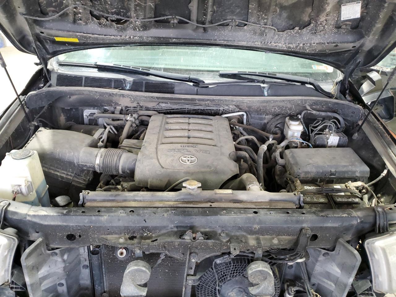 2014 TOYOTA Sequoia