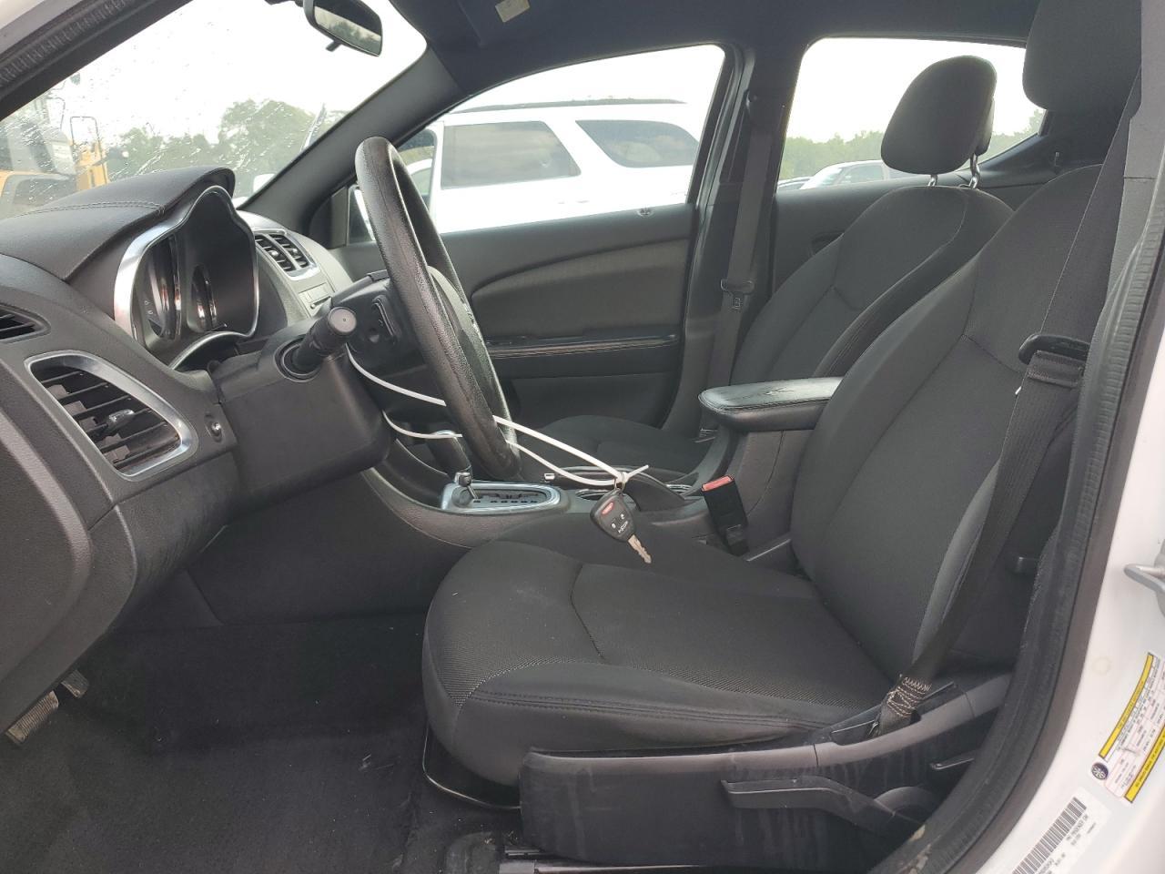2013 DODGE Avenger