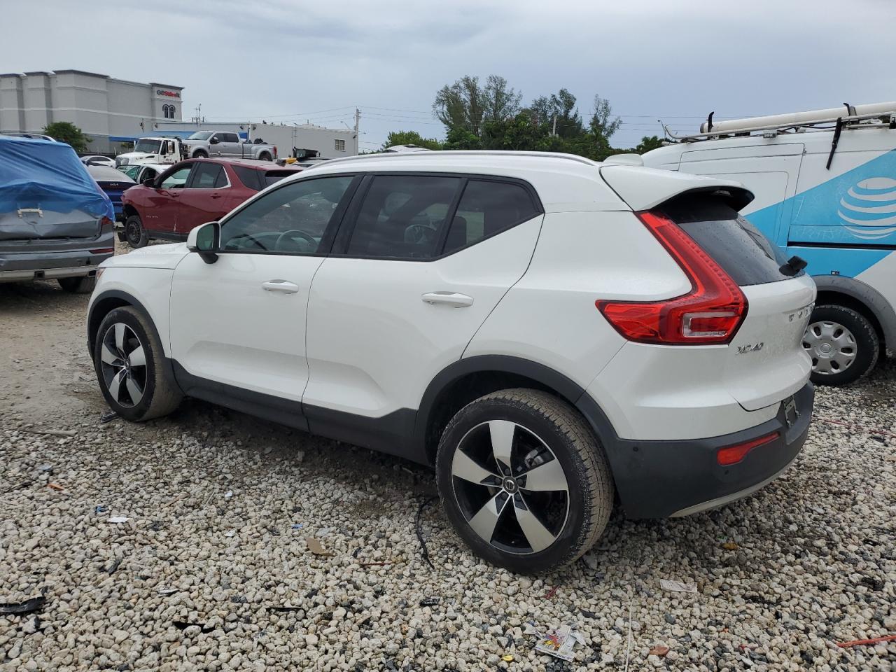2019 VOLVO XC40