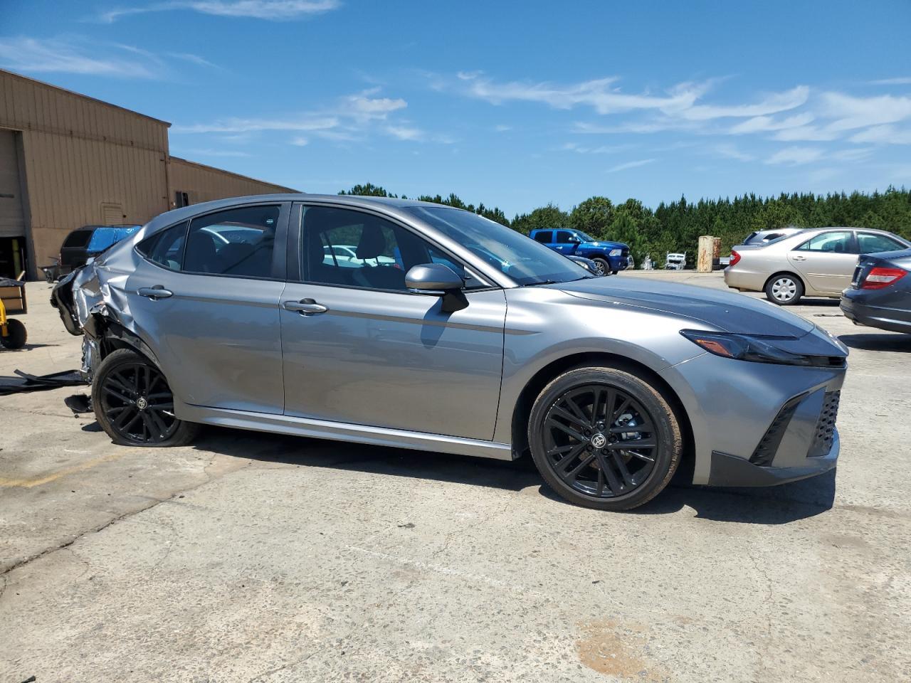2025 TOYOTA CAMRY