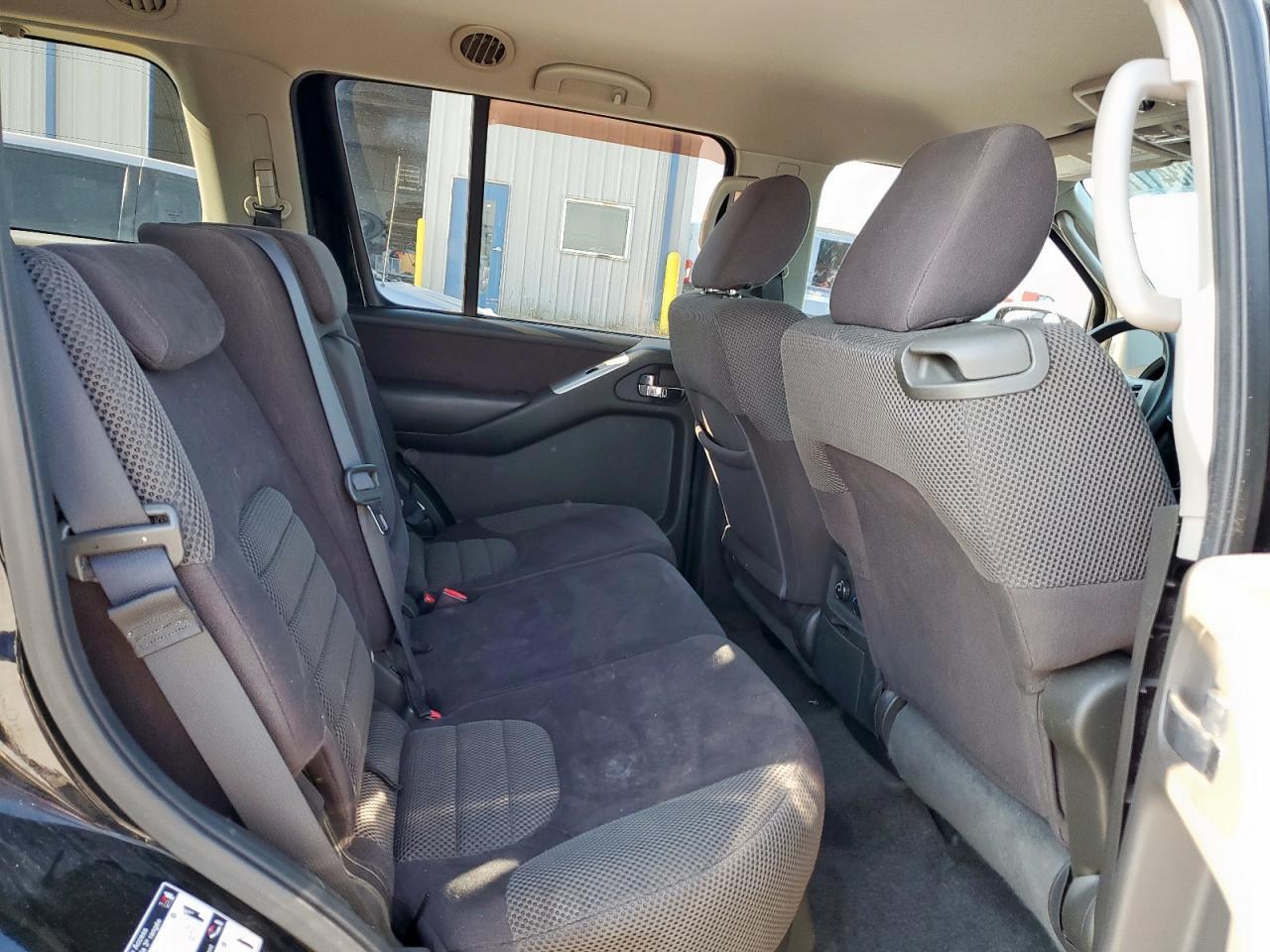 2011 NISSAN PATHFINDER