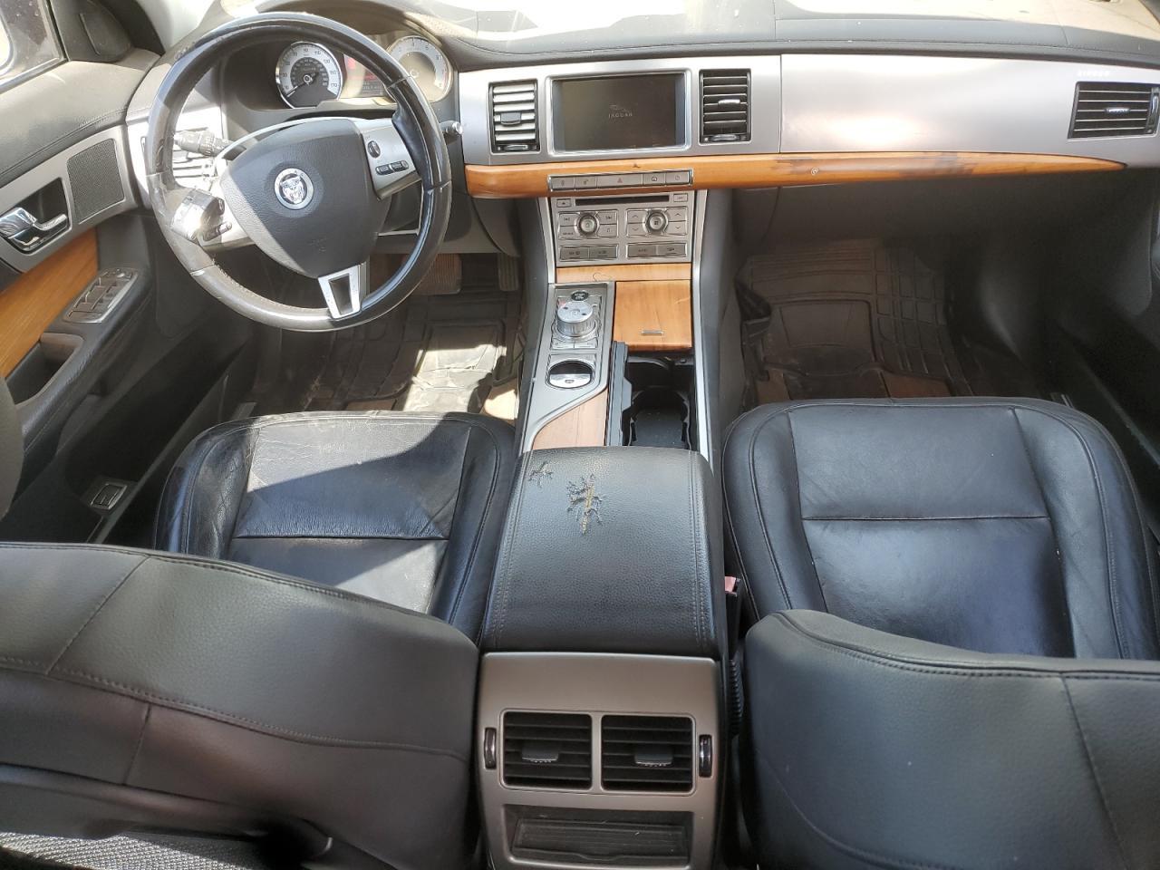 2010 JAGUAR XF