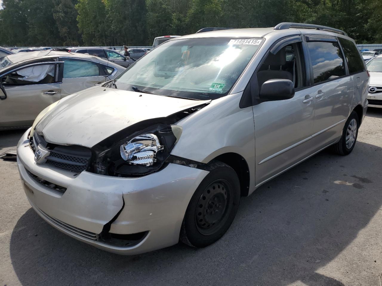 2004 TOYOTA SIENNA
