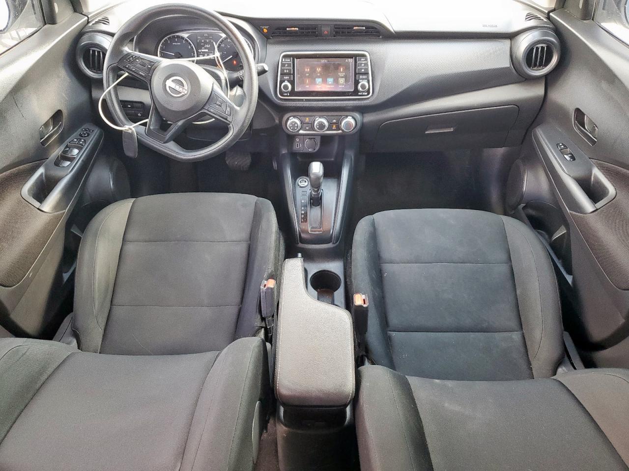 2024 NISSAN KICKS