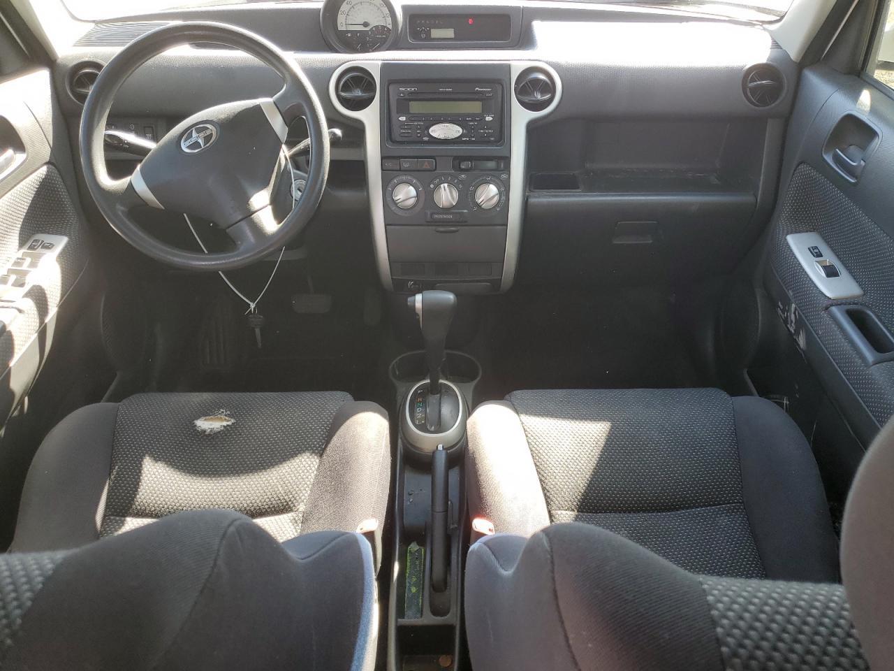 2005 TOYOTA SCION