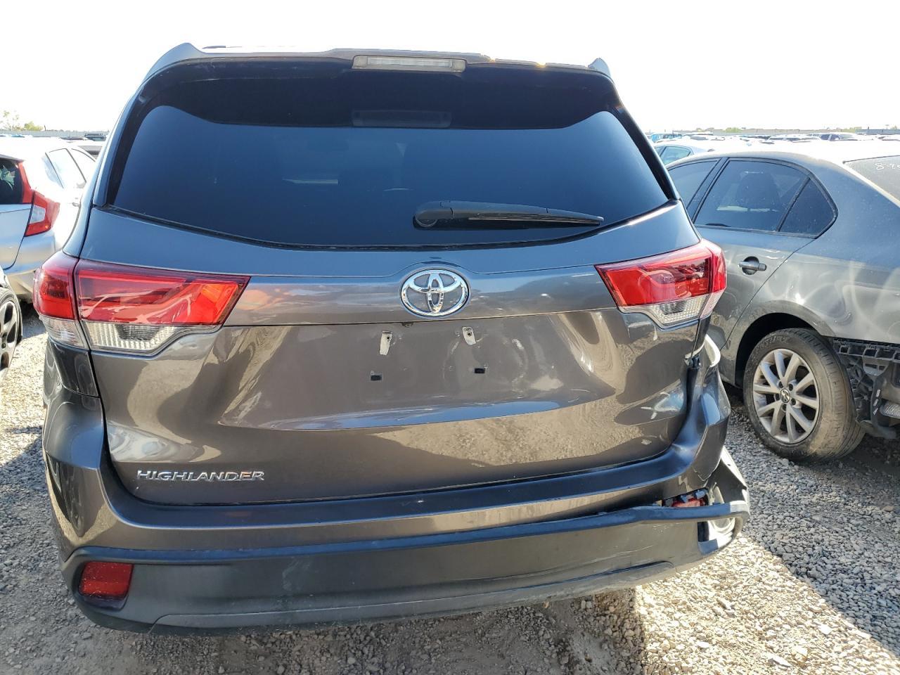 2018 TOYOTA HIGHLANDER