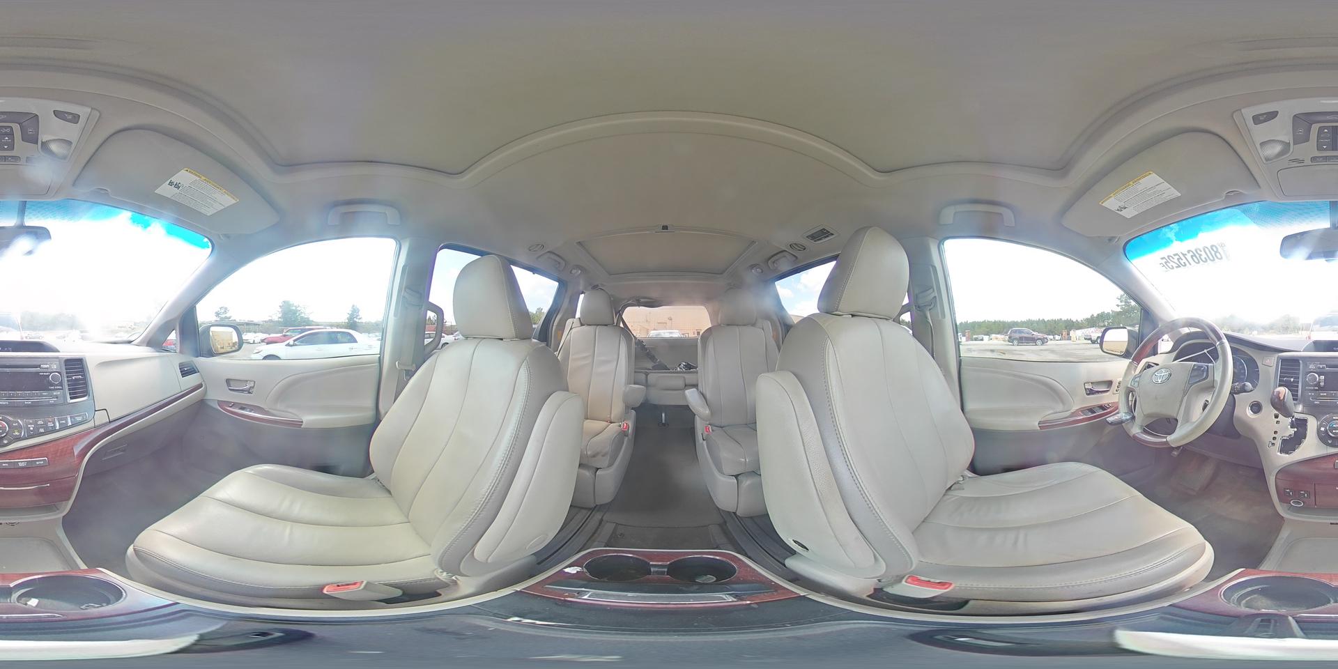 2013 TOYOTA SIENNA