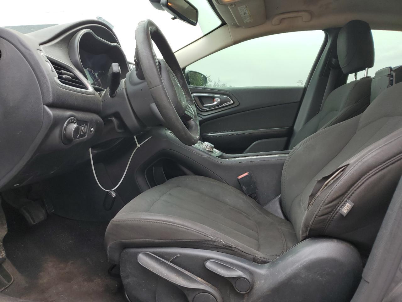 2016 CHRYSLER 200