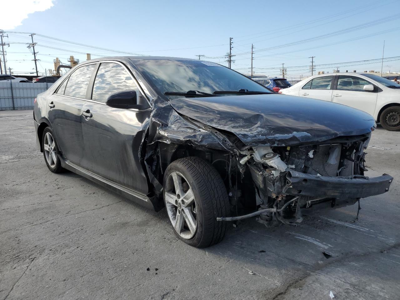 2014 TOYOTA CAMRY