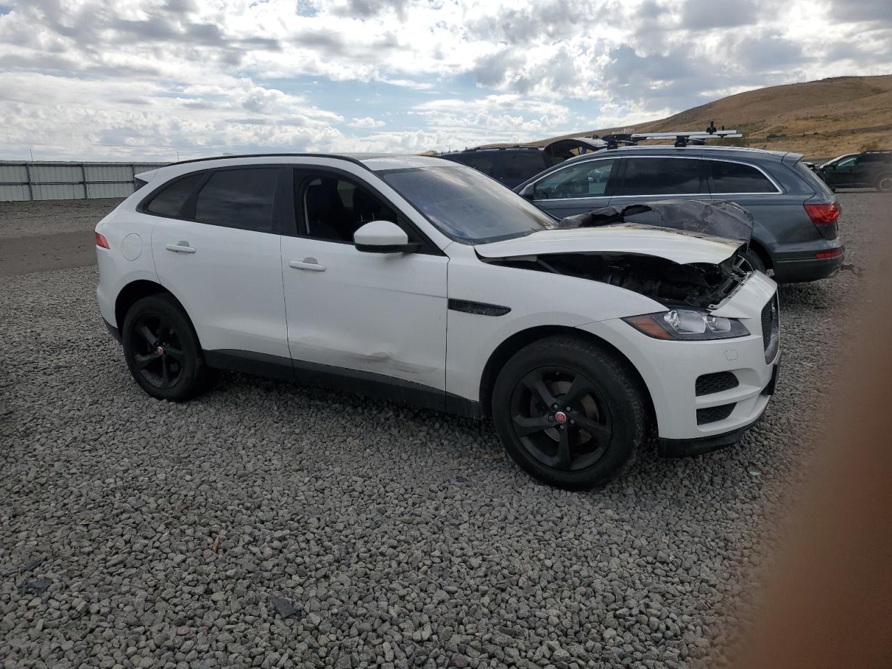 2017 JAGUAR F-Pace