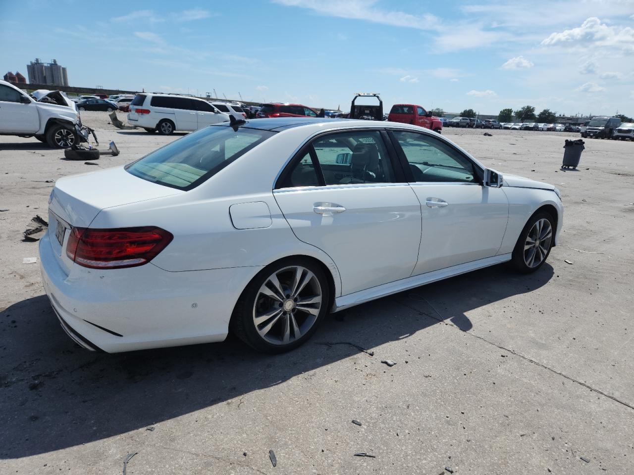 2016 MERCEDES-BENZ E-Class