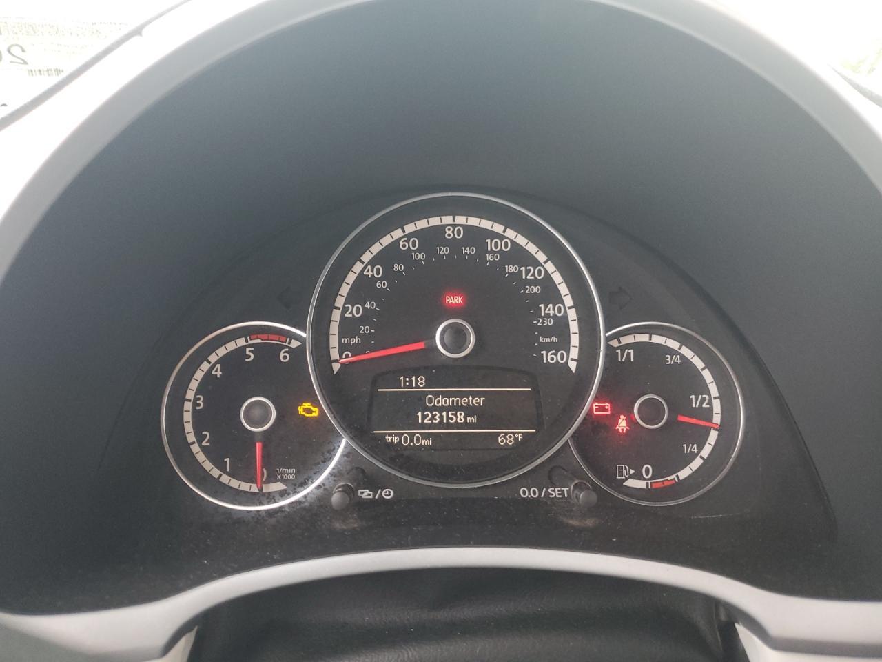 2013 VOLKSWAGEN Beetle
