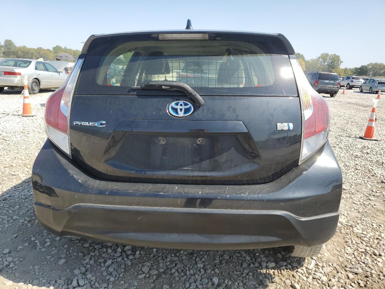 2017 TOYOTA Prius c
