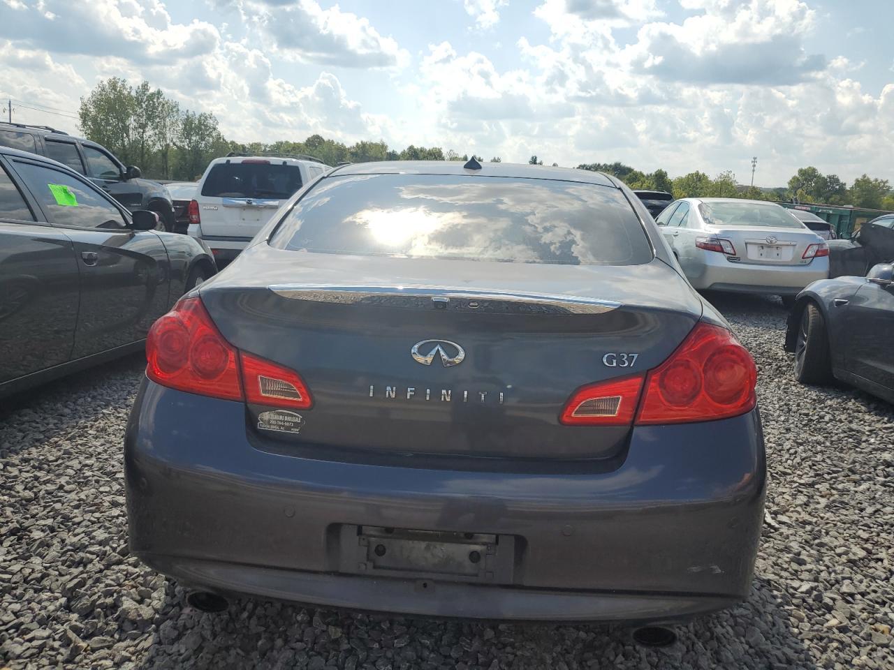 2012 INFINITI G37