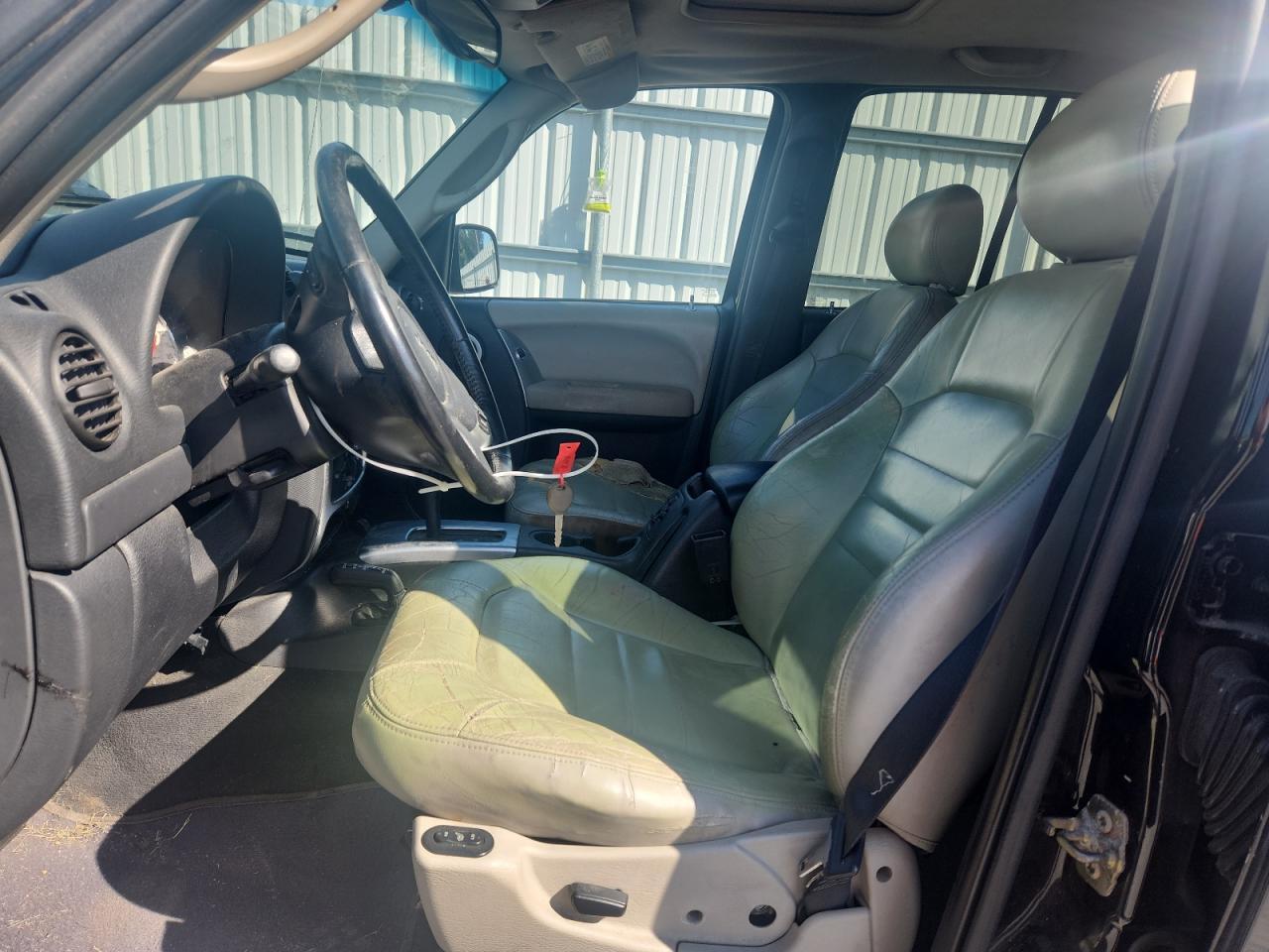 2004 JEEP Liberty