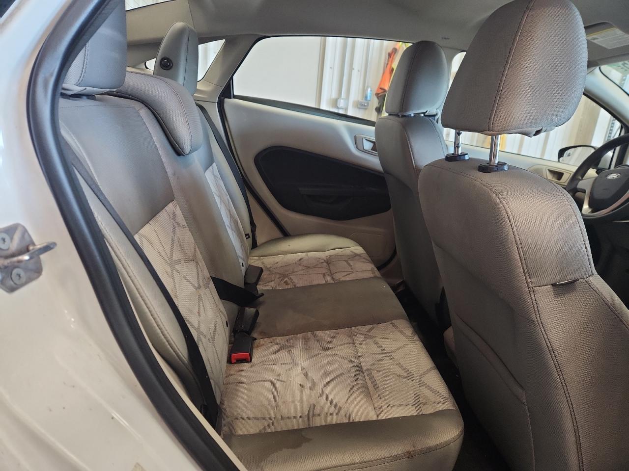 2012 FORD Fiesta