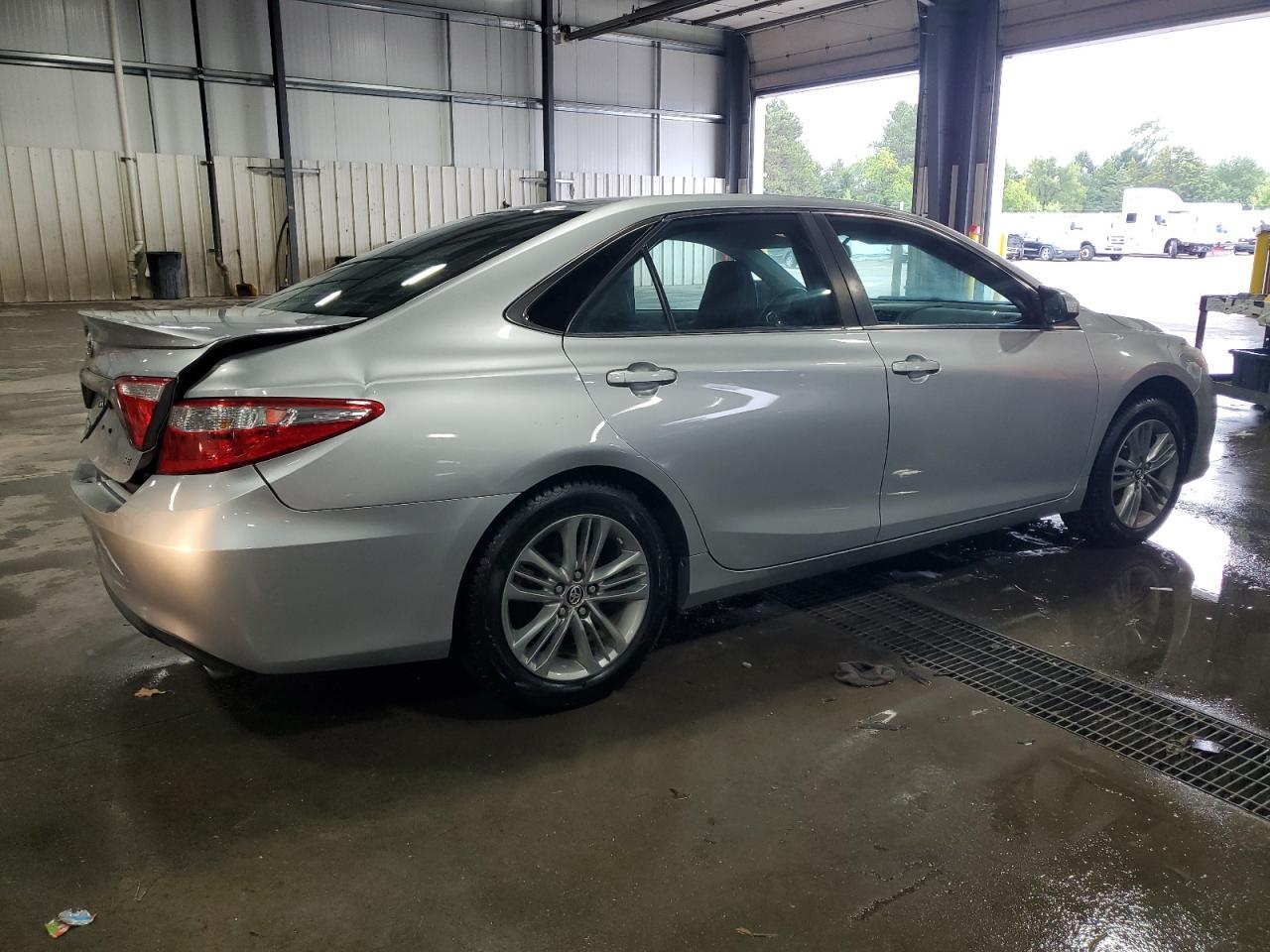 2016 TOYOTA CAMRY