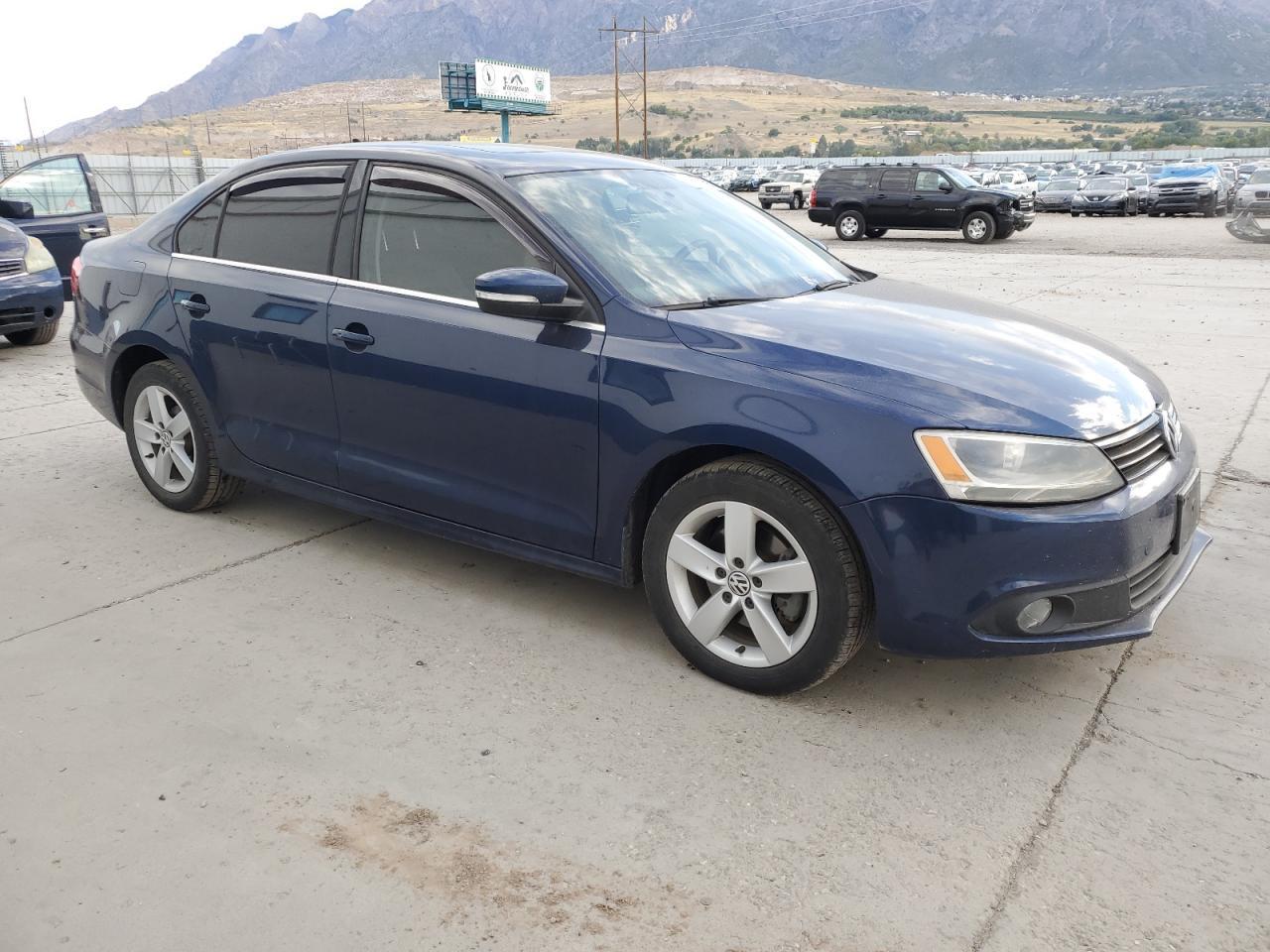 2012 VOLKSWAGEN JETTA