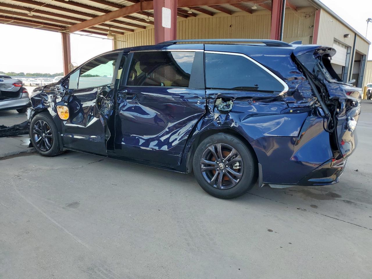 2024 TOYOTA SIENNA