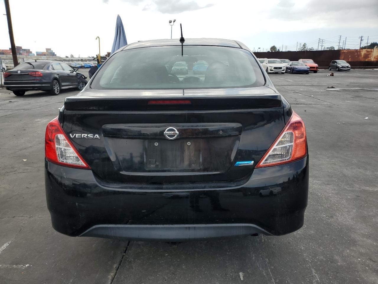 2016 NISSAN VERSA