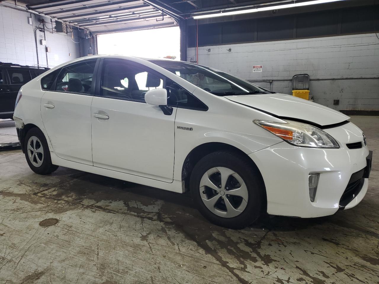 2015 TOYOTA PRIUS