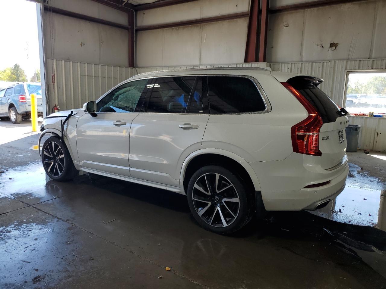 2020 VOLVO XC90