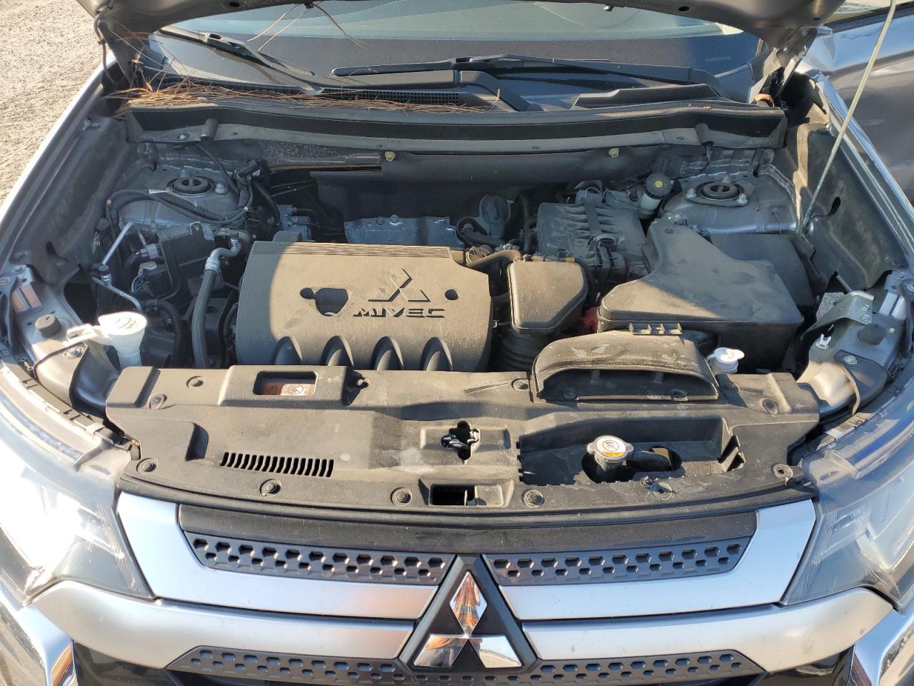 2019 MITSUBISHI outlander