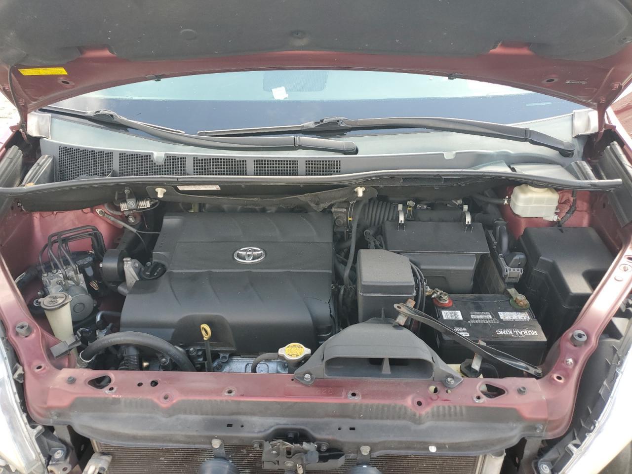 2014 TOYOTA SIENNA