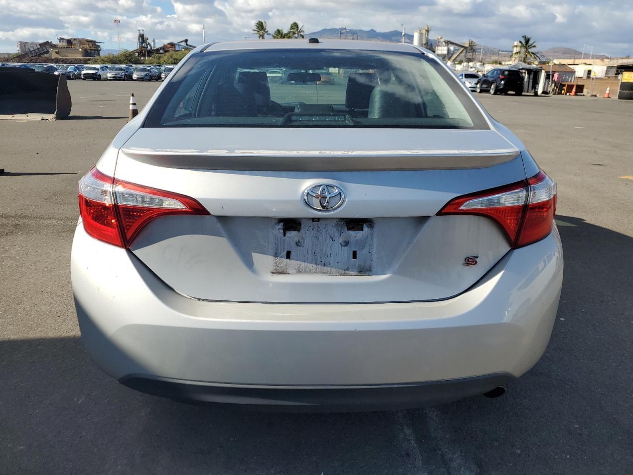 2015 TOYOTA COROLLA