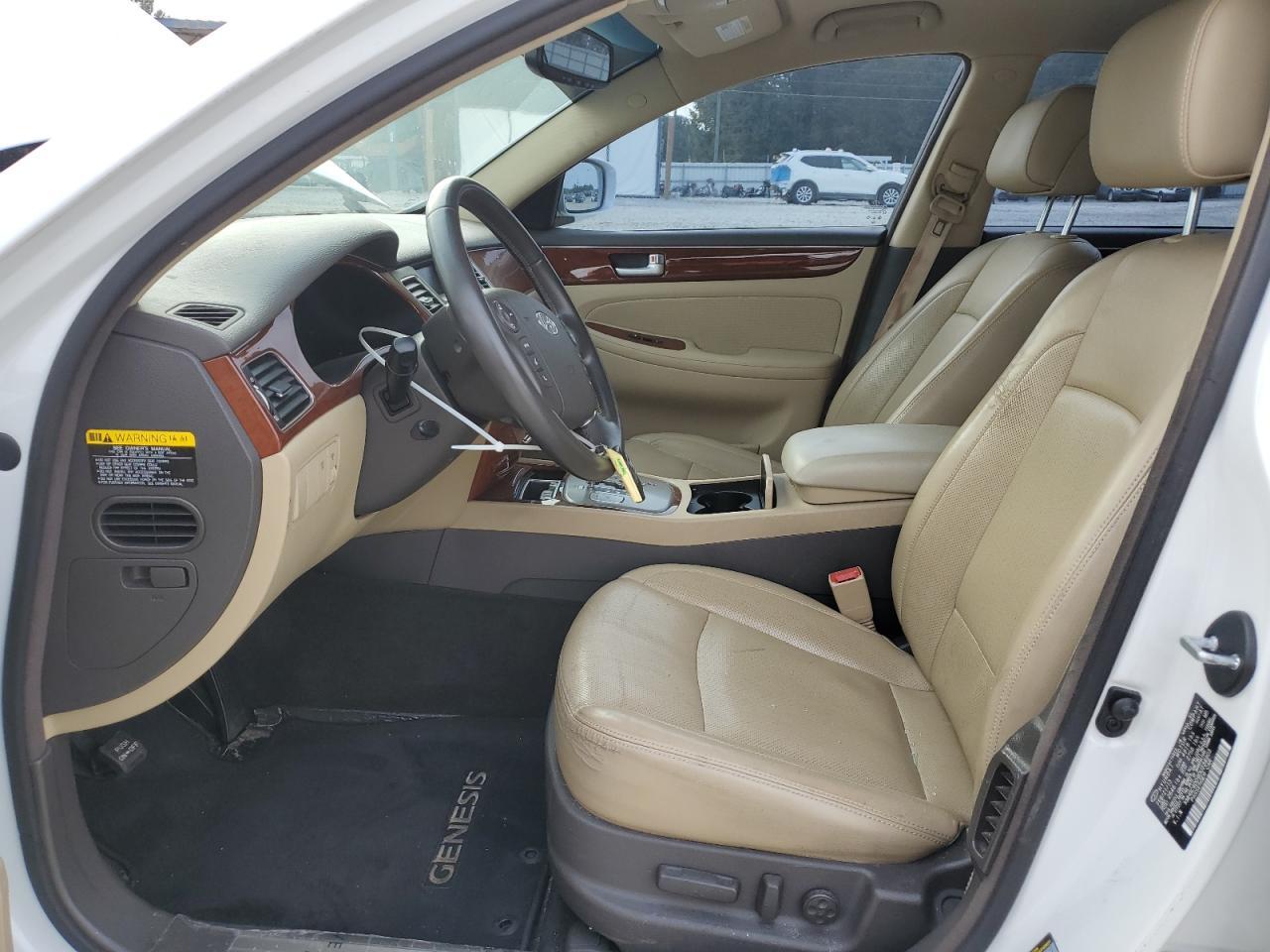 2013 HYUNDAI GENESIS