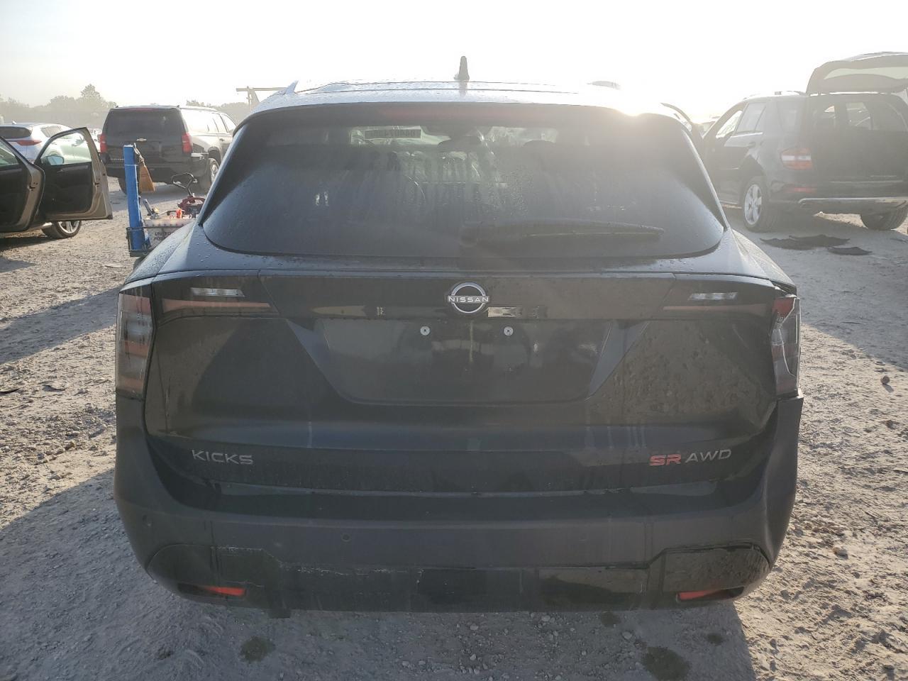 2025 NISSAN KICKS